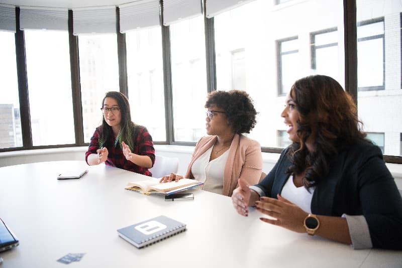 as mulheres na relacoes institucionais na infraestrutura